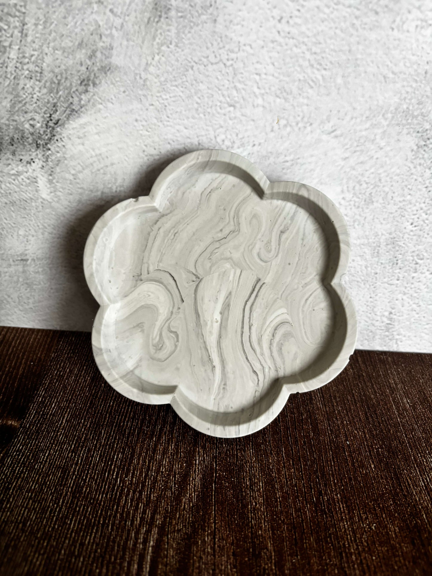 Grey flower trinket tray