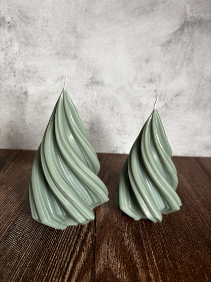 2 green christmas tree candles 