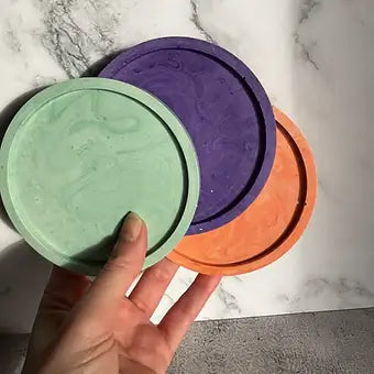 3 colours in round tray