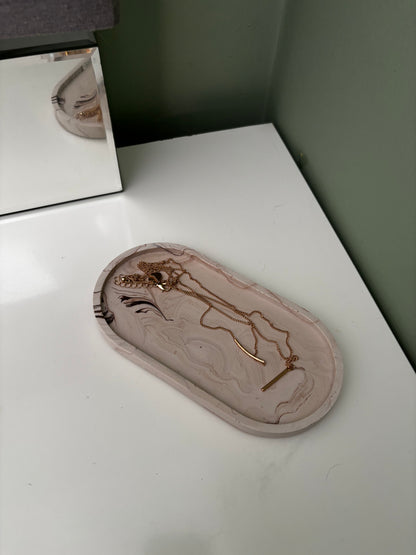 brown oval tray 