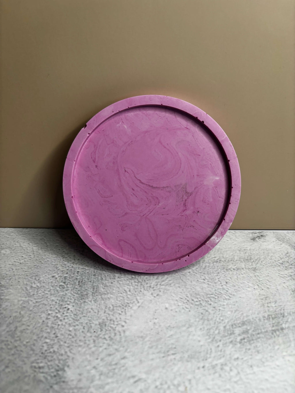 pink round tray 