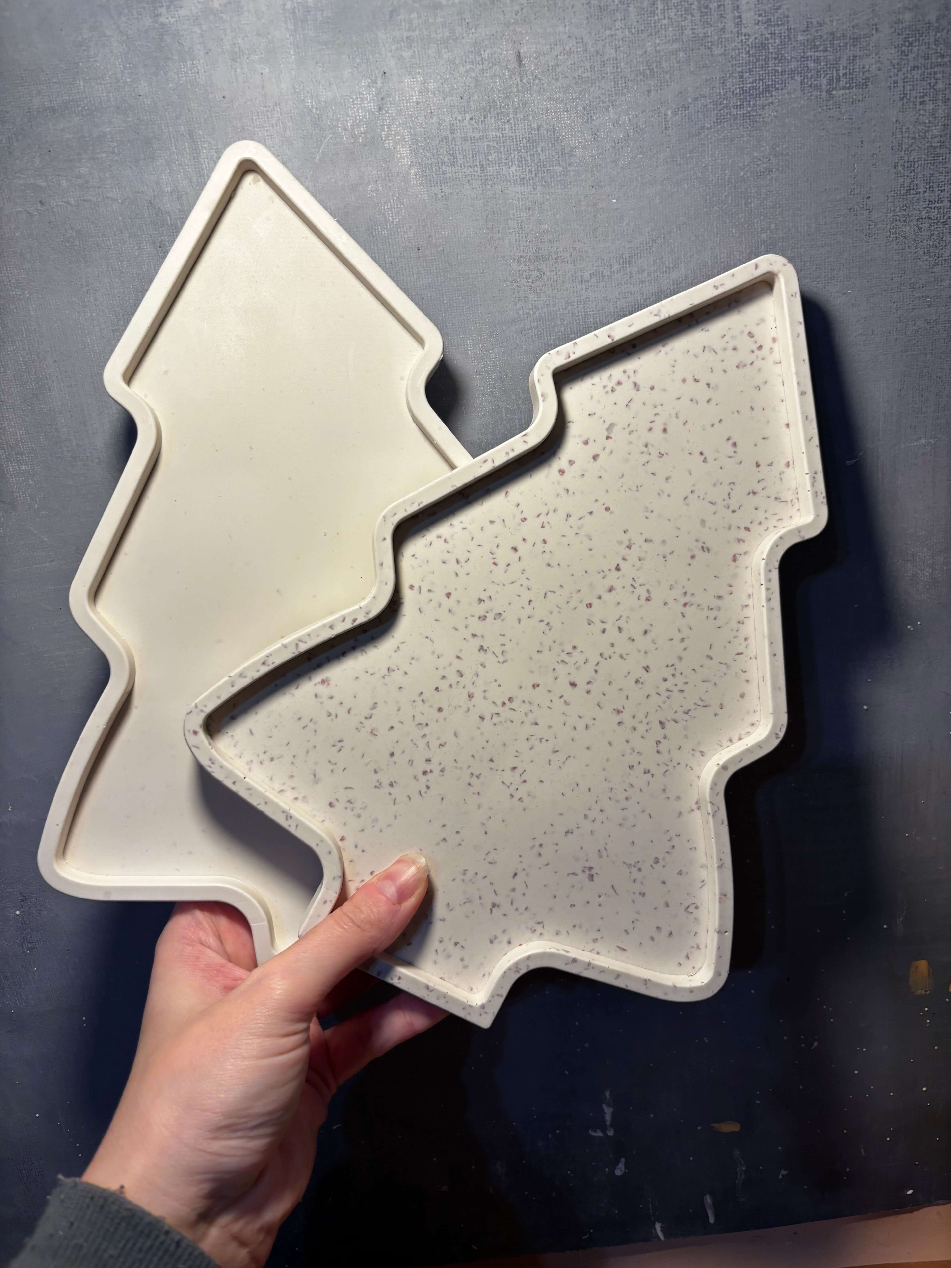 Christmas tree tray in 2 colours 