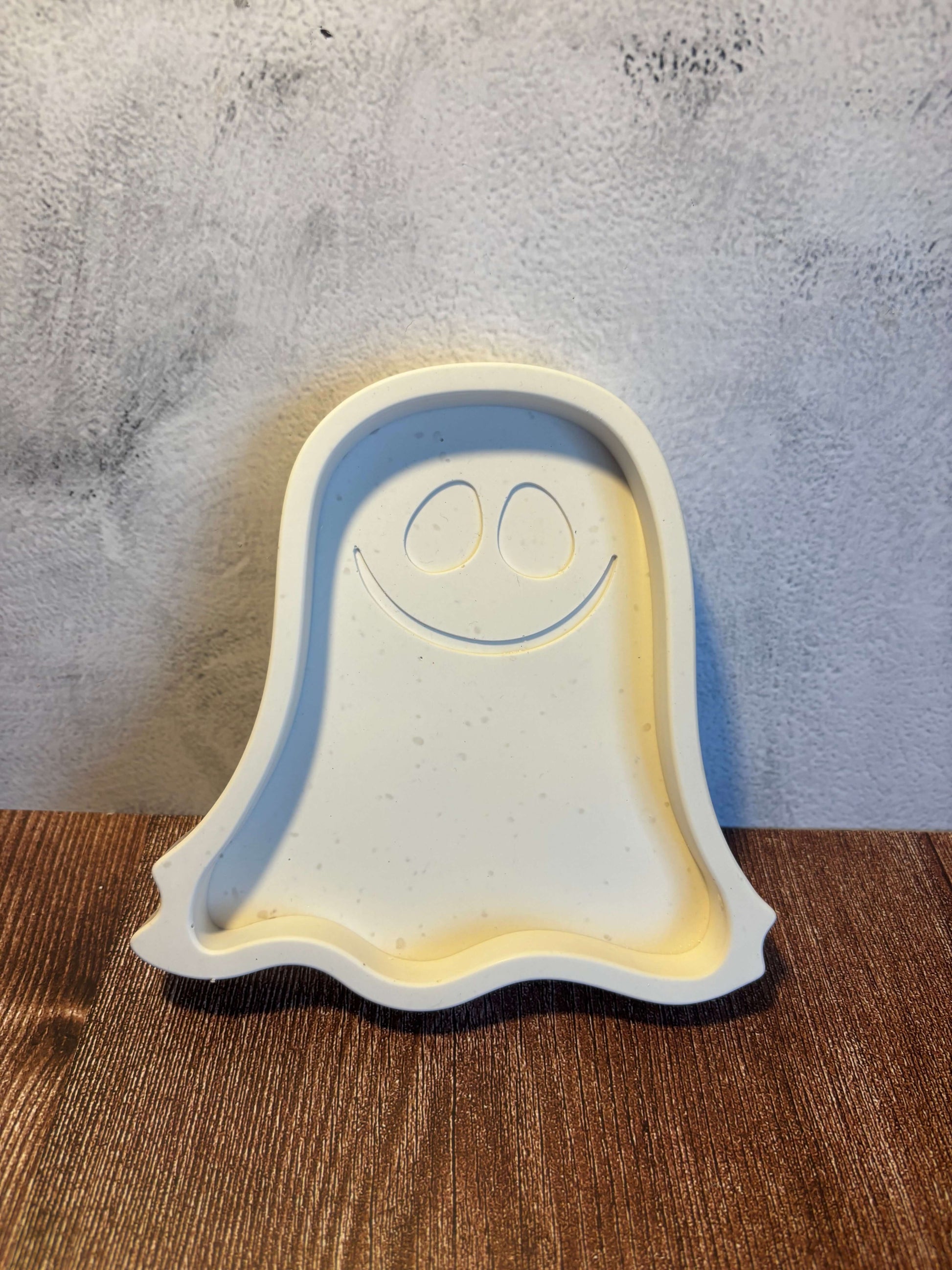 white ghost tray 